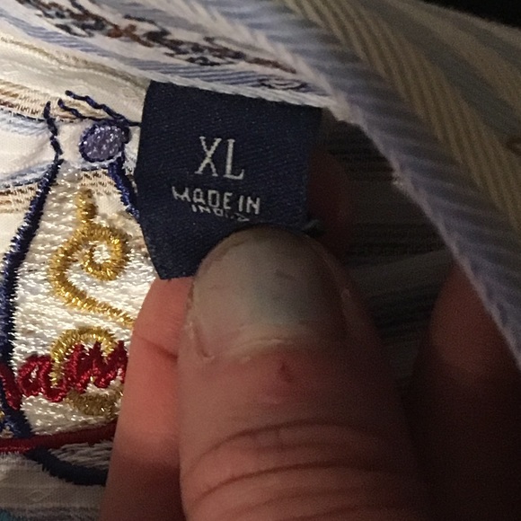 Robert Graham button up size XL - Picture 4 of 4